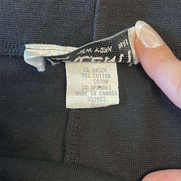 Valenti Black Midi Skirt - Picture 5 of 5